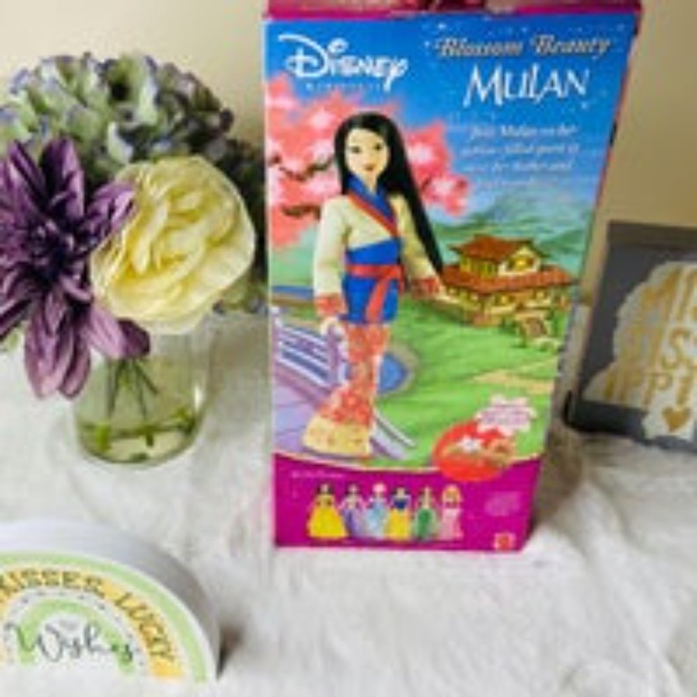 Barbie RARE Mulan Barbie - Picture 4 of 4
